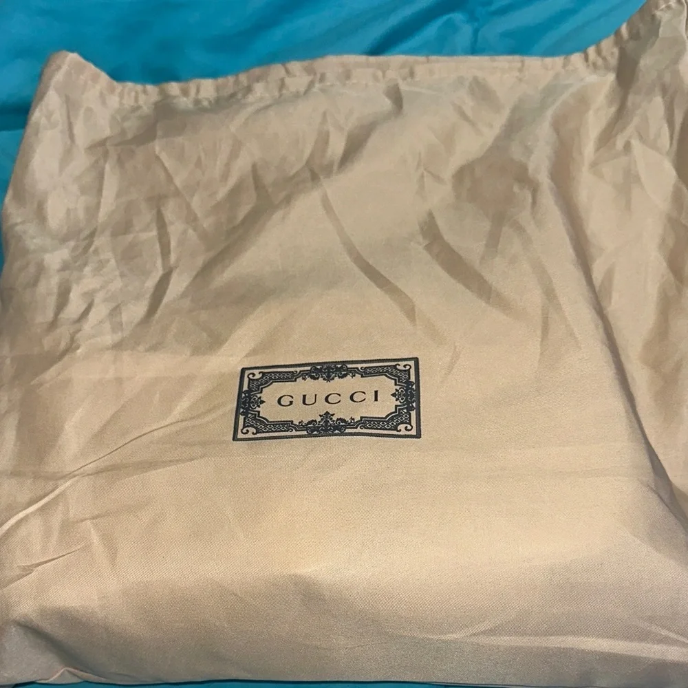 Gucci Silver GG Marmont Matelassé Shoulder Bag - Picture 7 of 7